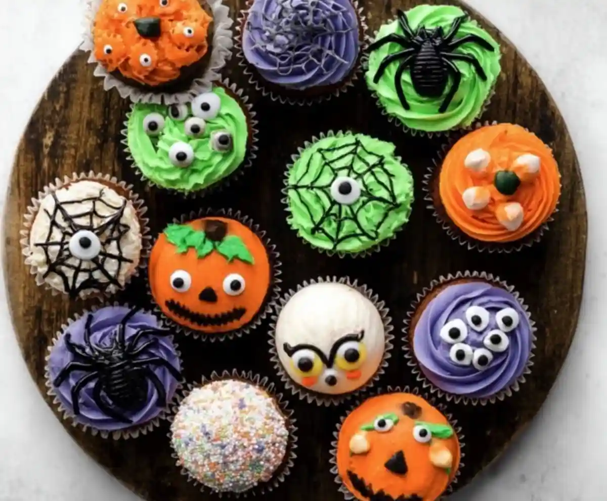 Decorated Halloween Cupcakes