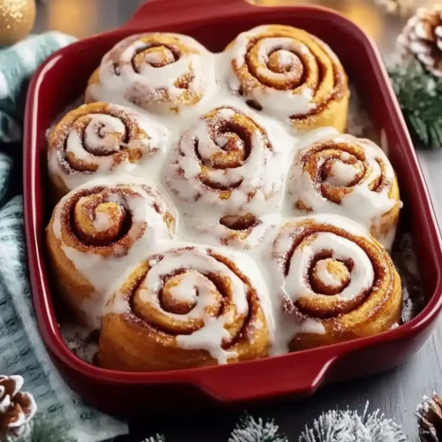 Festive Eggnog Cinnamon Rolls