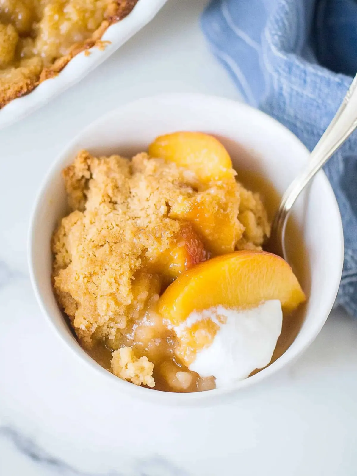 Slow Cooker Peach Cobbler