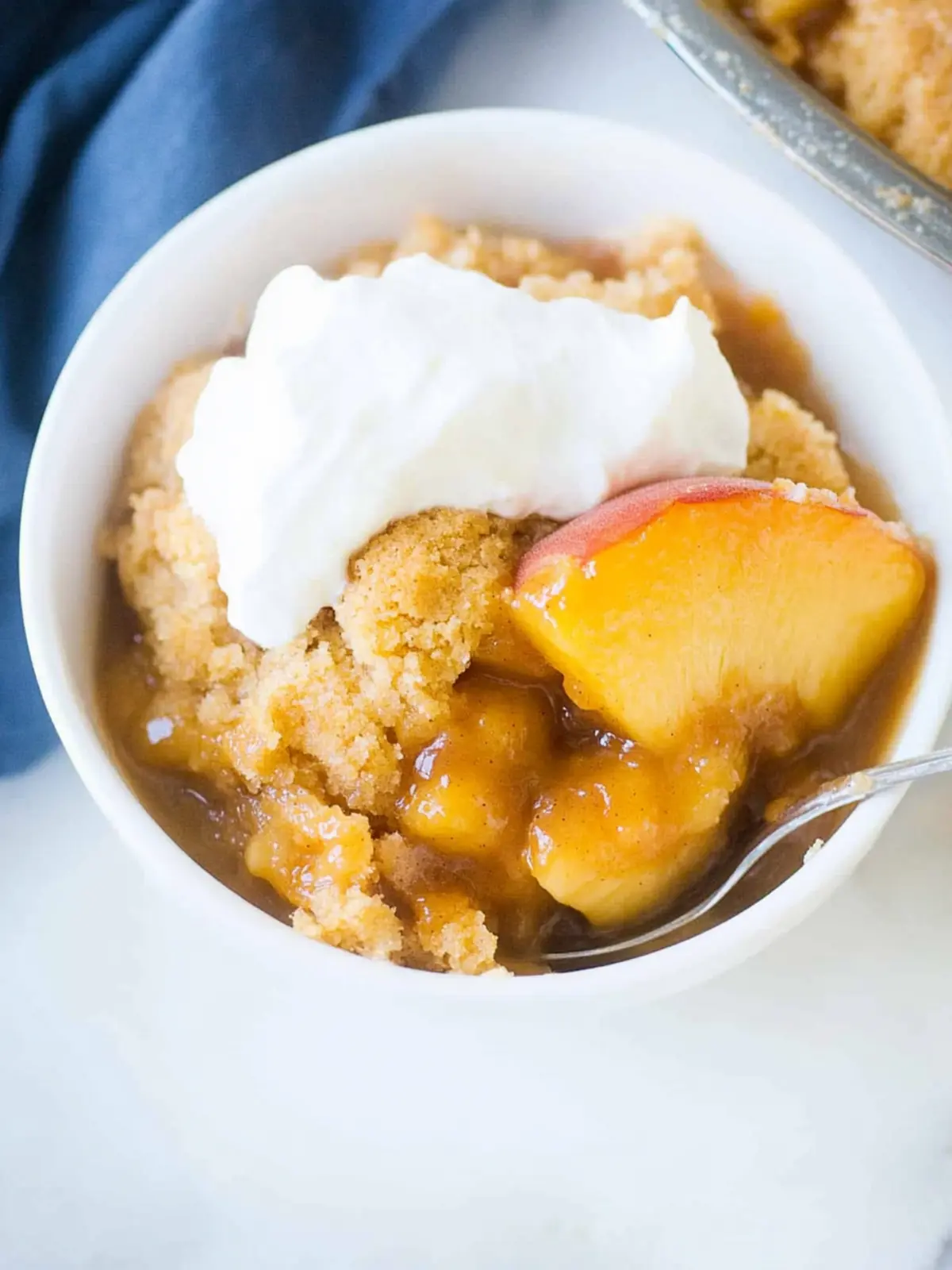 Slow Cooker Peach Cobbler