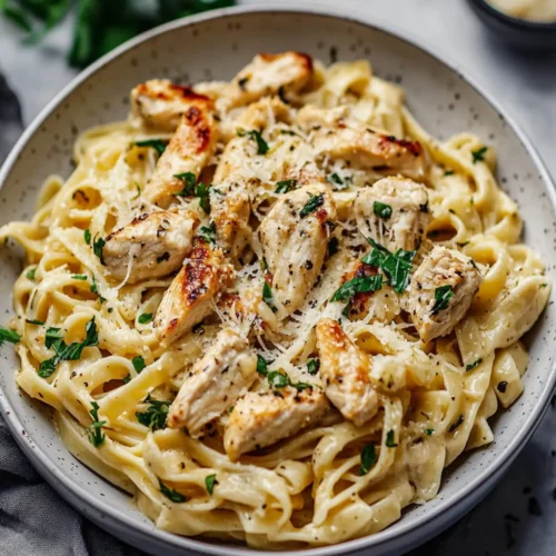 Healthy Garlic Parmesan Chicken Pasta